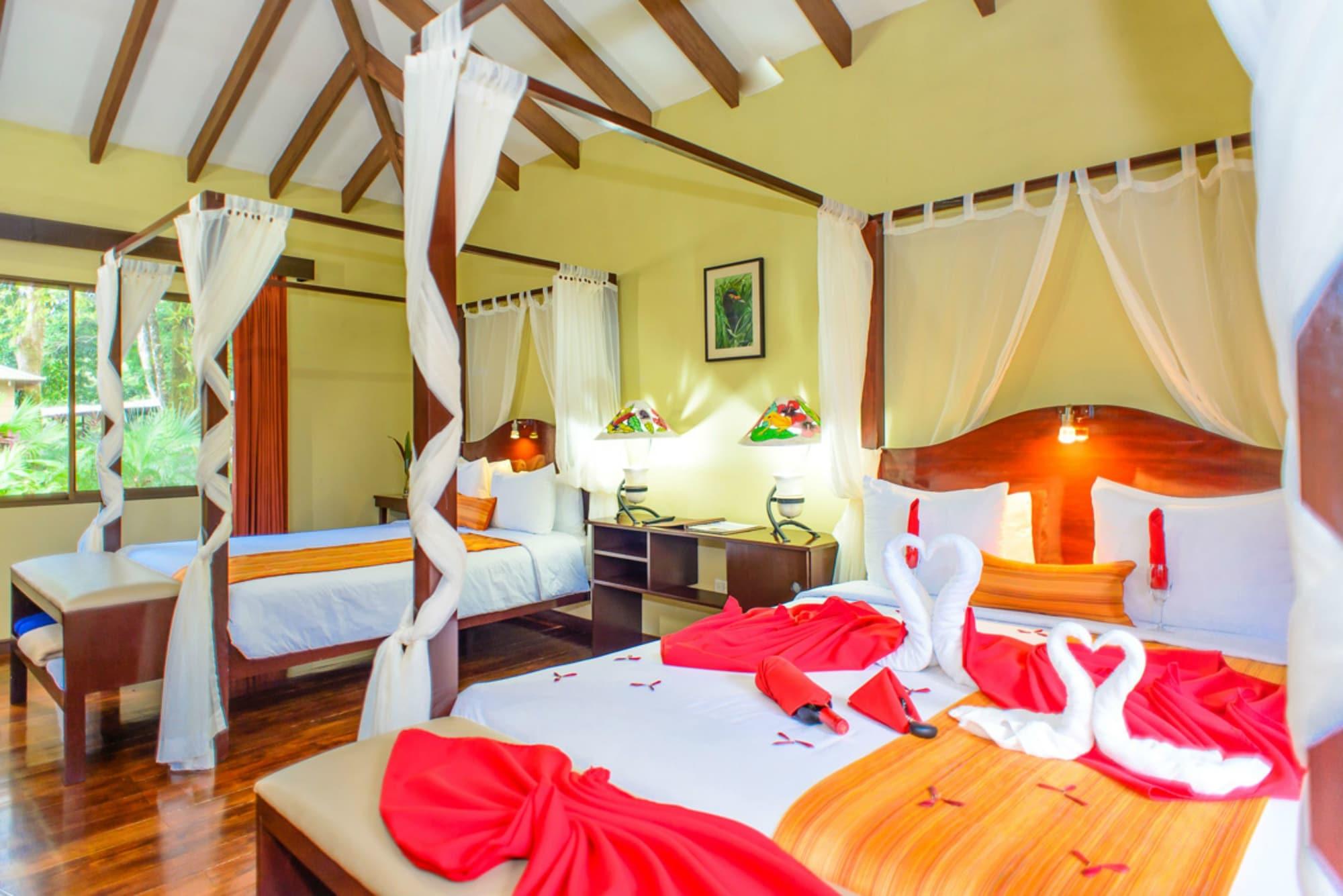Manatus Hotel Tortuguero Exterior photo