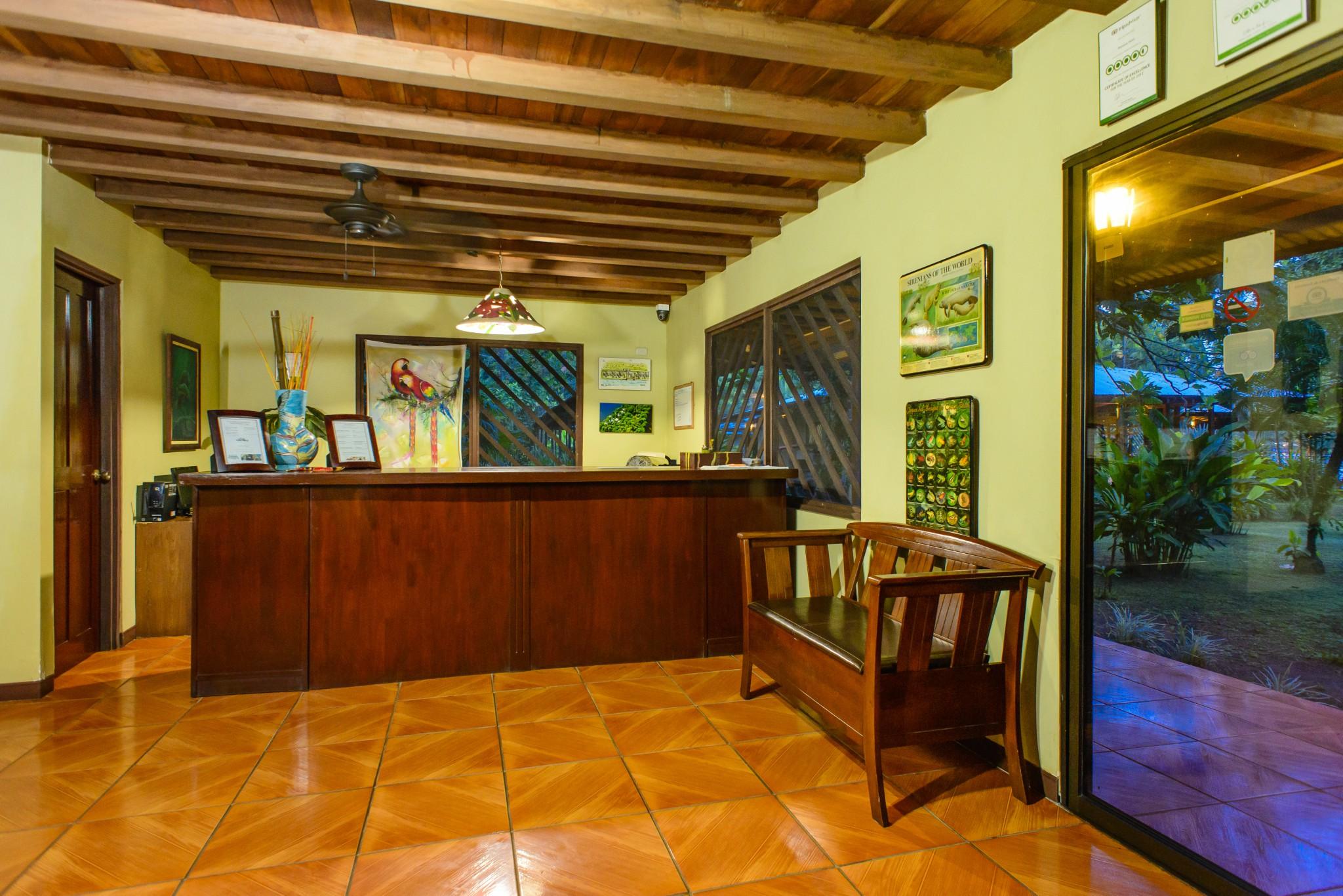 Manatus Hotel Tortuguero Exterior photo