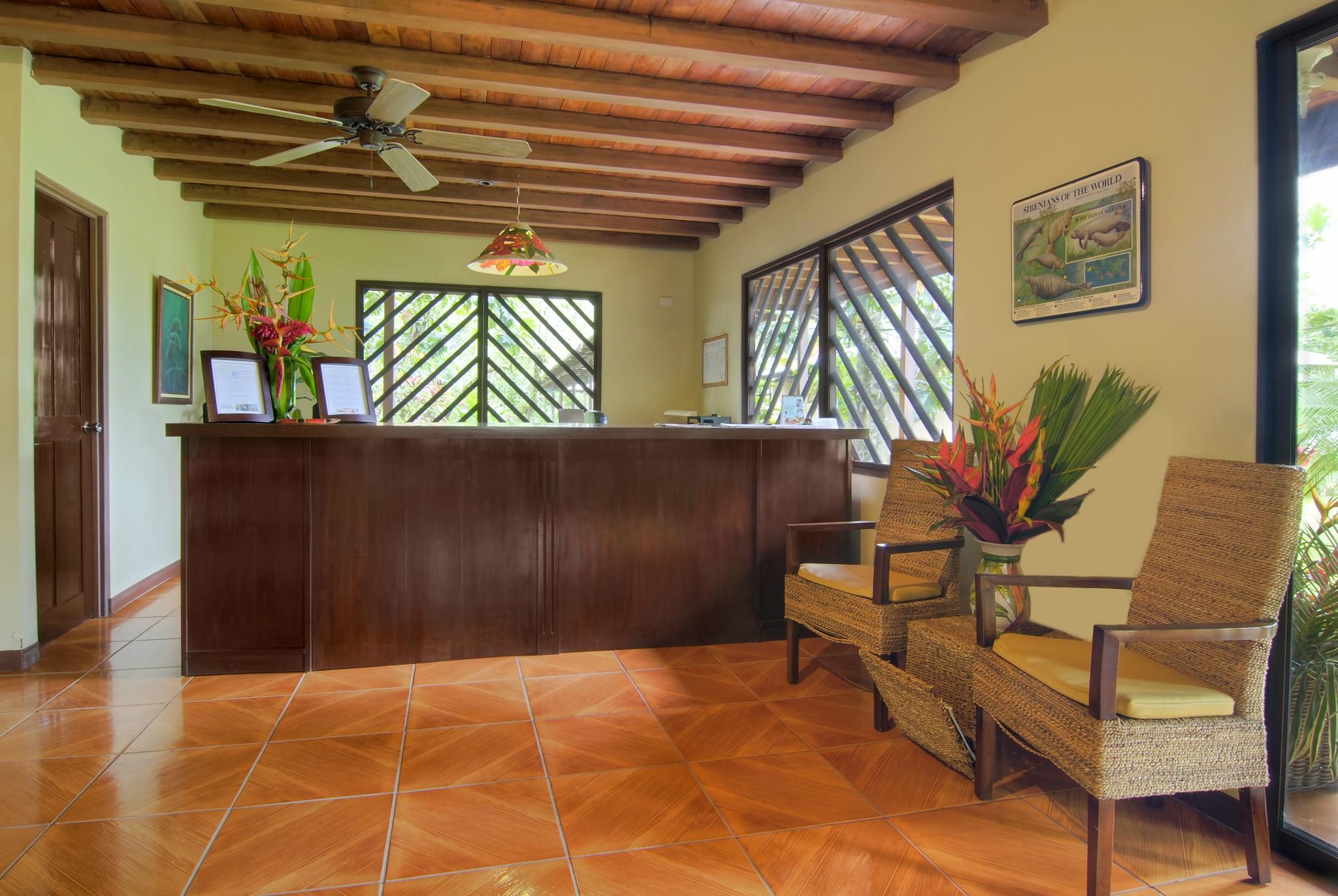 Manatus Hotel Tortuguero Exterior photo
