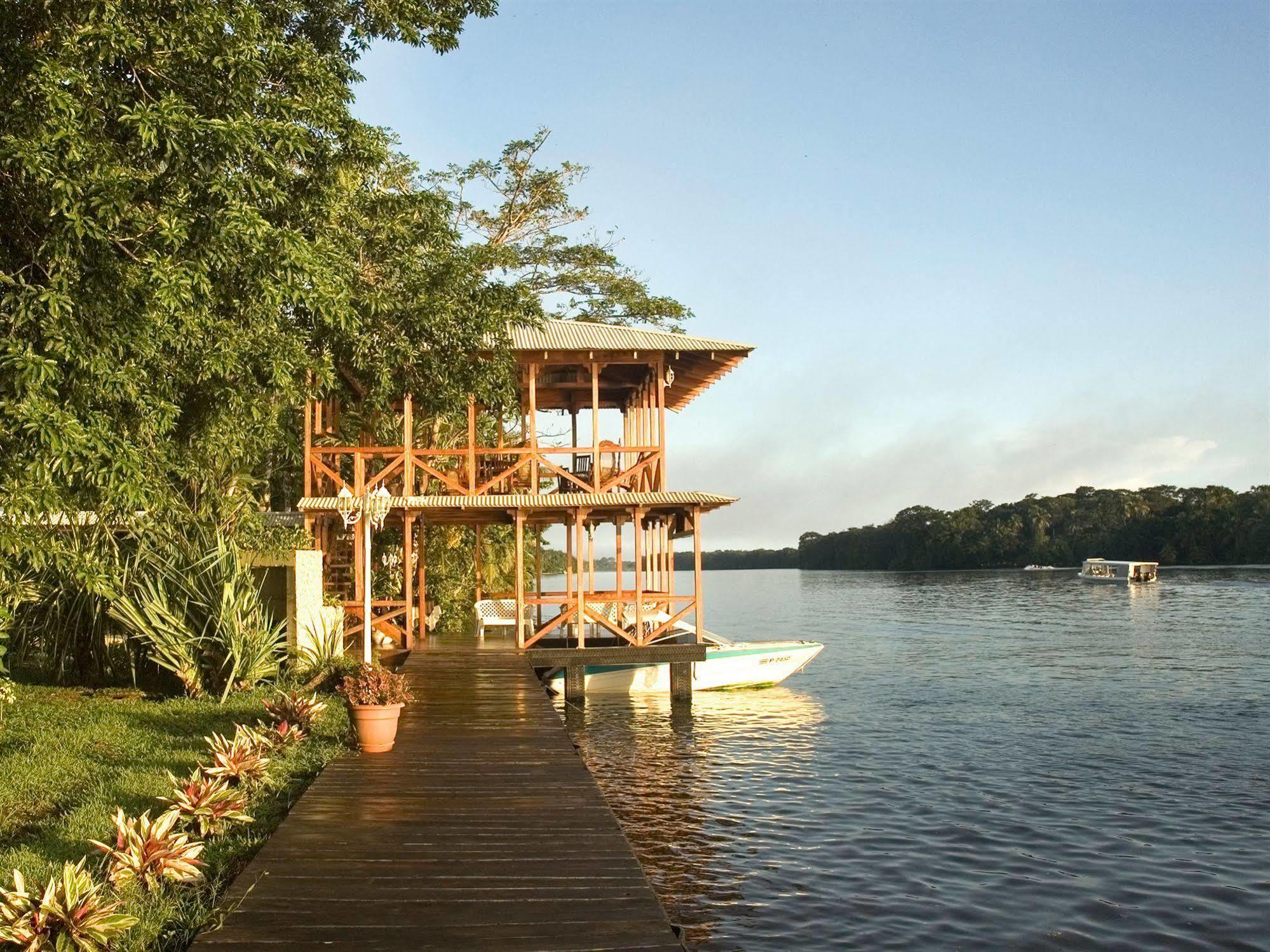 Manatus Hotel Tortuguero Exterior photo